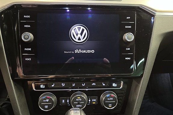 Volkswagen Passat Alltrack 13 of 15