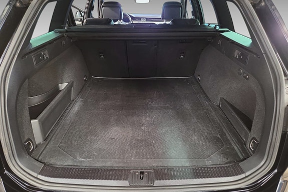Volkswagen Passat Alltrack 10 of 15