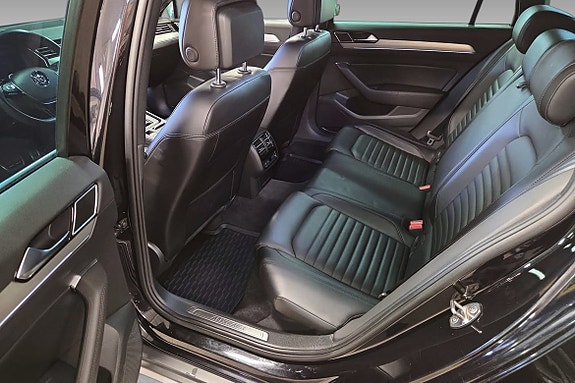 Volkswagen Passat Alltrack 9 of 15