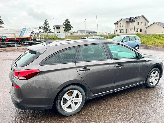 Hyundai i30 2 of 6