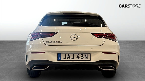 Mercedes-Benz CLA250 7 of 16
