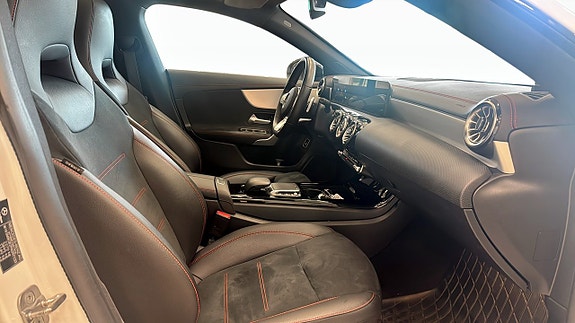 Mercedes-Benz CLA250 3 of 16