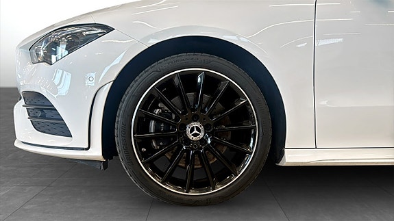 Mercedes-Benz CLA250 9 of 16