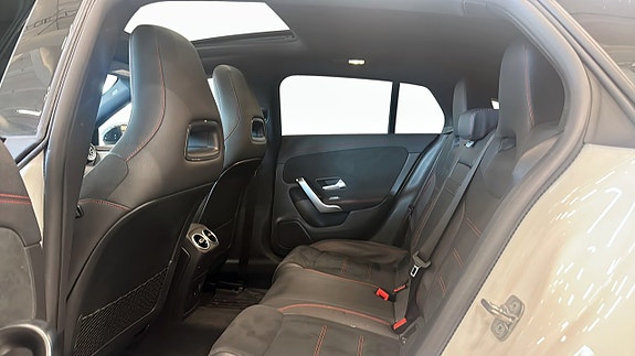 Mercedes-Benz CLA250 5 of 16