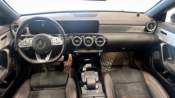 Mercedes-Benz CLA250 4 of 16