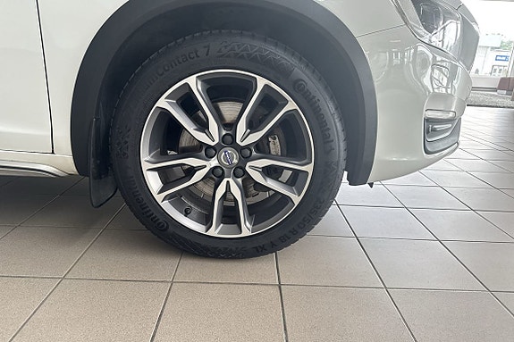 Volvo V60 Cross Country 15 of 18