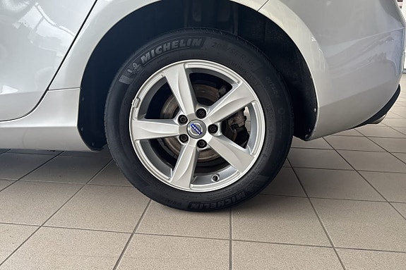 Volvo V40 18 of 19