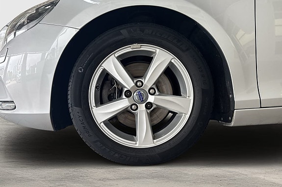 Volvo V40 9 of 19