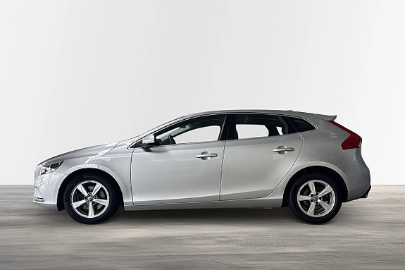 Volvo V40 3 of 19