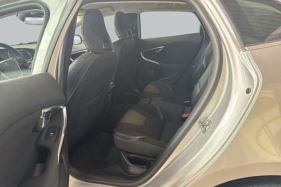 Volvo V40 6 of 19