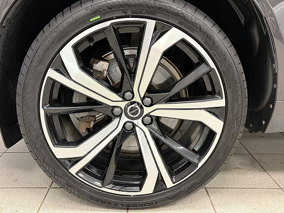 Volvo XC60 25 of 27