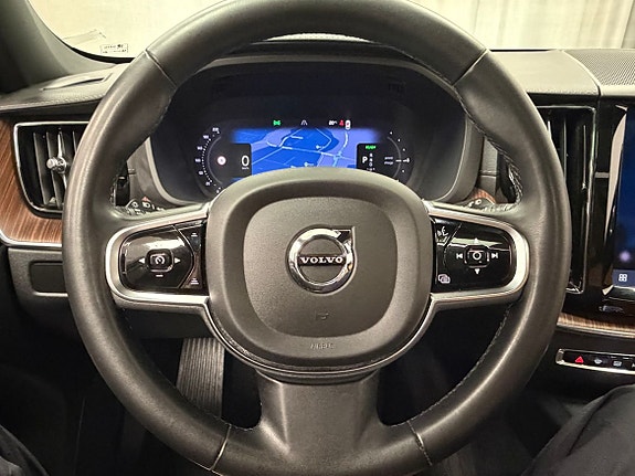 Volvo XC60 12 of 27