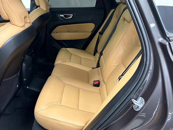 Volvo XC60 20 of 27