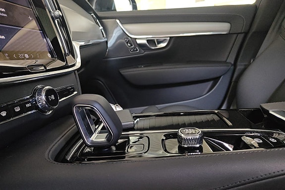 Volvo S90 19 of 26
