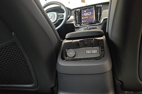 Volvo S90 25 of 26