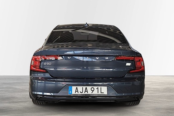 Volvo S90 7 of 26
