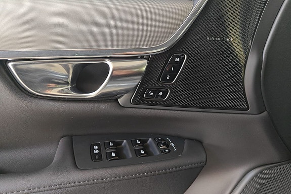 Volvo S90 17 of 26
