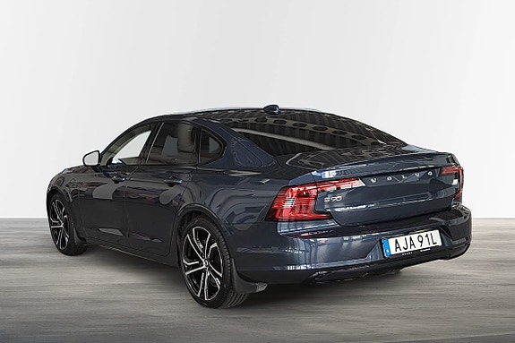 Volvo S90 2 of 26