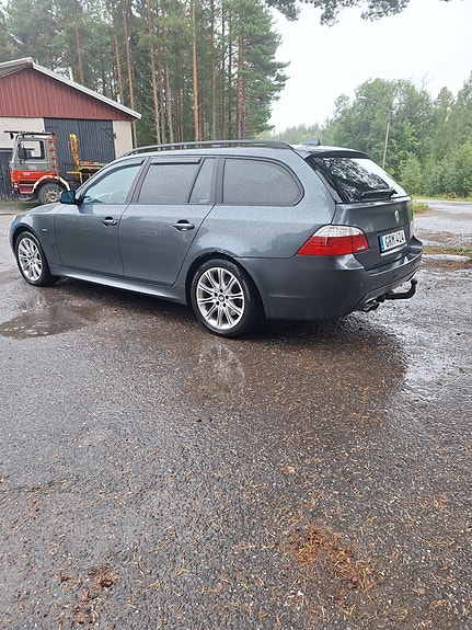 BMW 530xd 4 of 4
