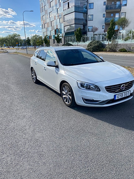 Volvo V60 2 of 6