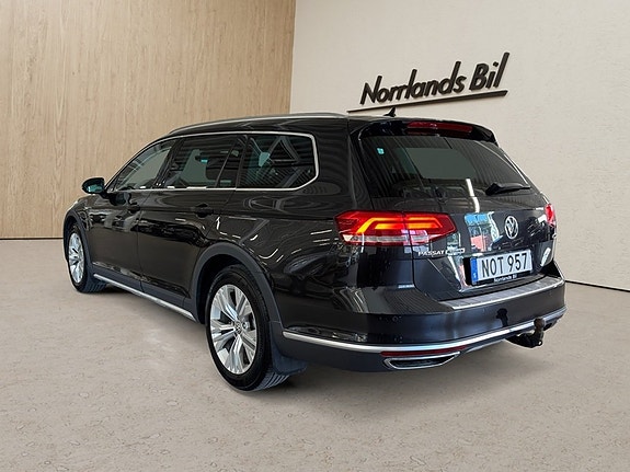 Volkswagen Passat Alltrack 13 of 13