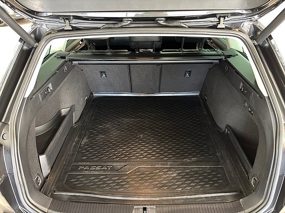 Volkswagen Passat Alltrack 7 of 13