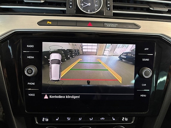 Volkswagen Passat Alltrack 5 of 13