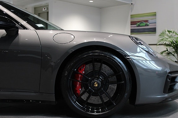 Porsche 911 Carrera 4 GTS 9 of 21