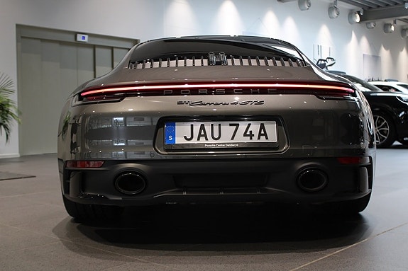 Porsche 911 Carrera 4 GTS 7 of 21