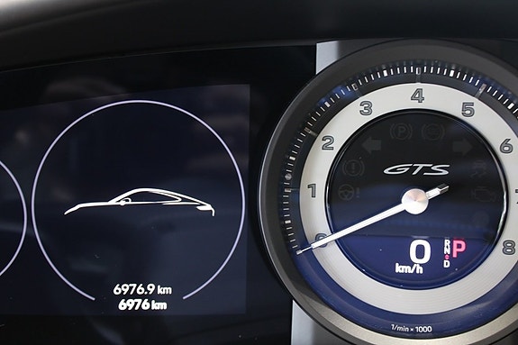 Porsche 911 Carrera 4 GTS 15 of 21
