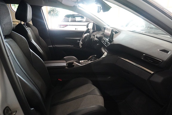 Peugeot 3008 6 of 8