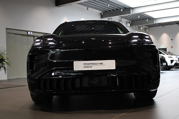 Porsche Cayenne Turbo 7 of 25