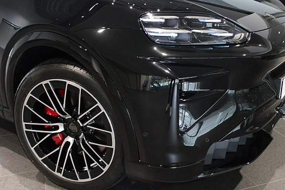 Porsche Cayenne Turbo 10 of 25