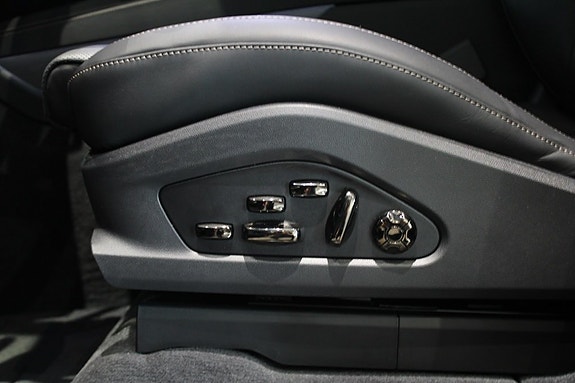 Porsche Cayenne Turbo 14 of 25
