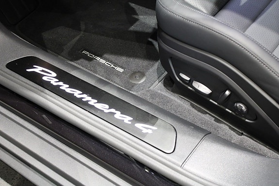 Porsche Panamera 4 19 of 20