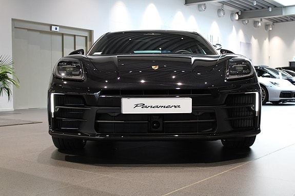 Porsche Panamera 4 3 of 20