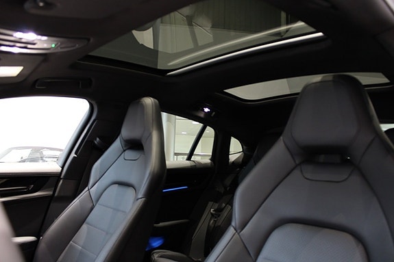 Porsche Panamera 4 10 of 20