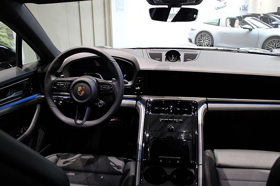 Porsche Panamera 4 13 of 20