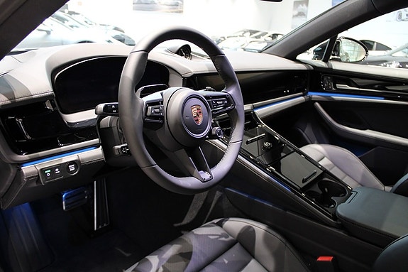 Porsche Panamera 4 11 of 20