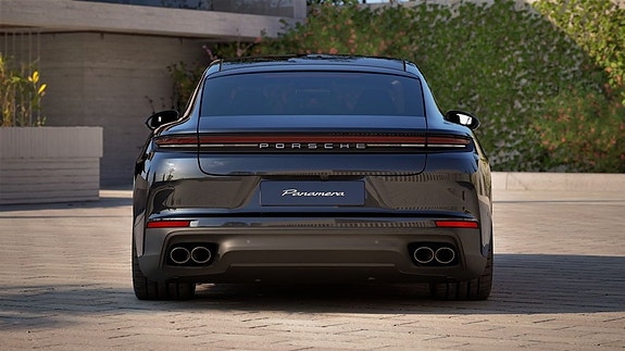 Porsche Panamera 4 9 of 10