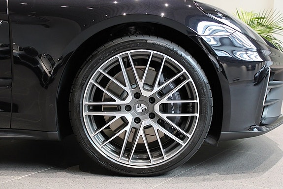 Porsche Panamera 4 7 of 20
