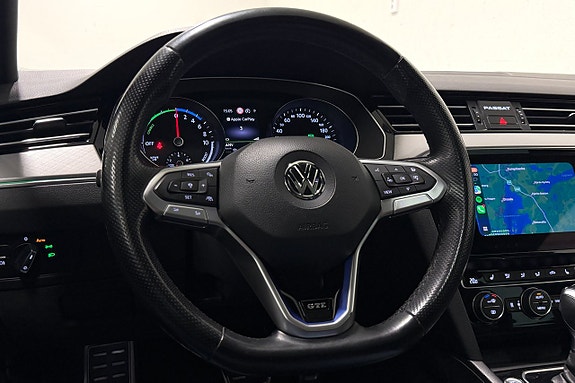 Volkswagen Passat 14 of 27