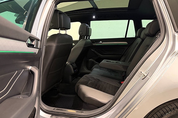 Volkswagen Passat 10 of 27
