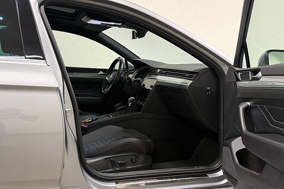 Volkswagen Passat 25 of 27