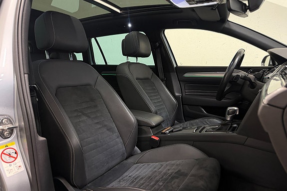 Volkswagen Passat 26 of 27