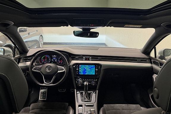 Volkswagen Passat 13 of 27