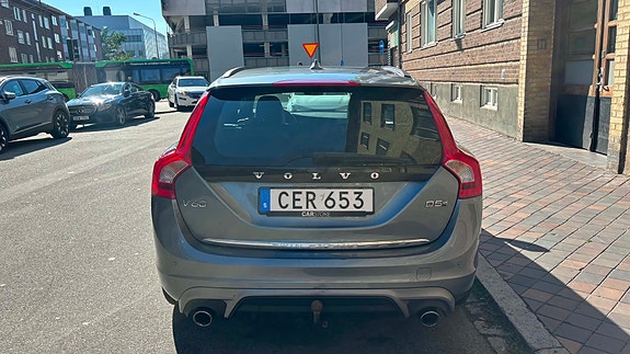 Volvo V60 2 of 10