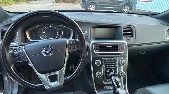 Volvo V60 4 of 10