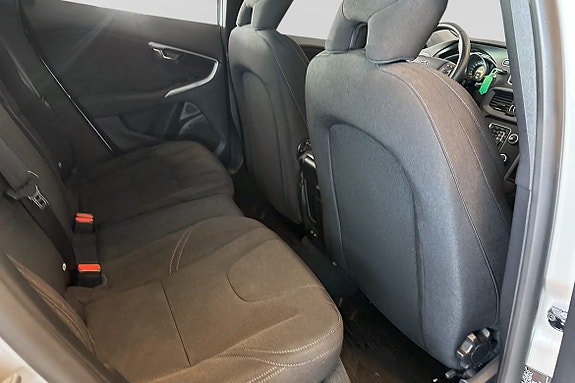 Volvo V40 11 of 22