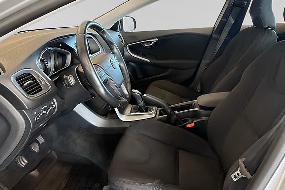 Volvo V40 7 of 22